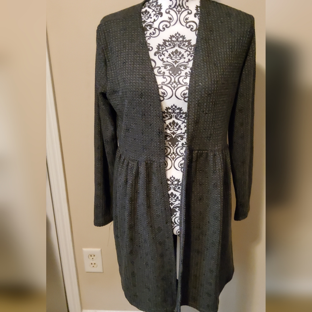 Perfectly Priscilla Gray Babydoll Cardigan Size Small